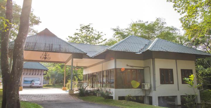 Ktdc Water Scapes Hotel Kumarakom Buitenkant foto